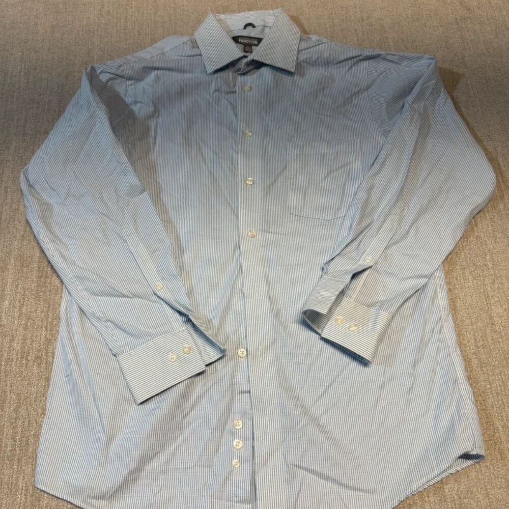 Kenneth Cole Reaction Men’s Medium M blue white pinstripe striped button up shir
